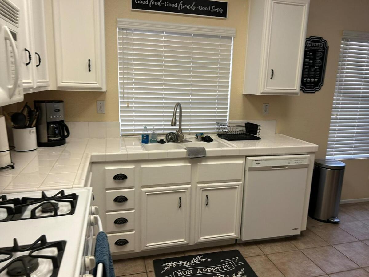 Walking Distance To Stagecoach Villa Indio Exterior photo