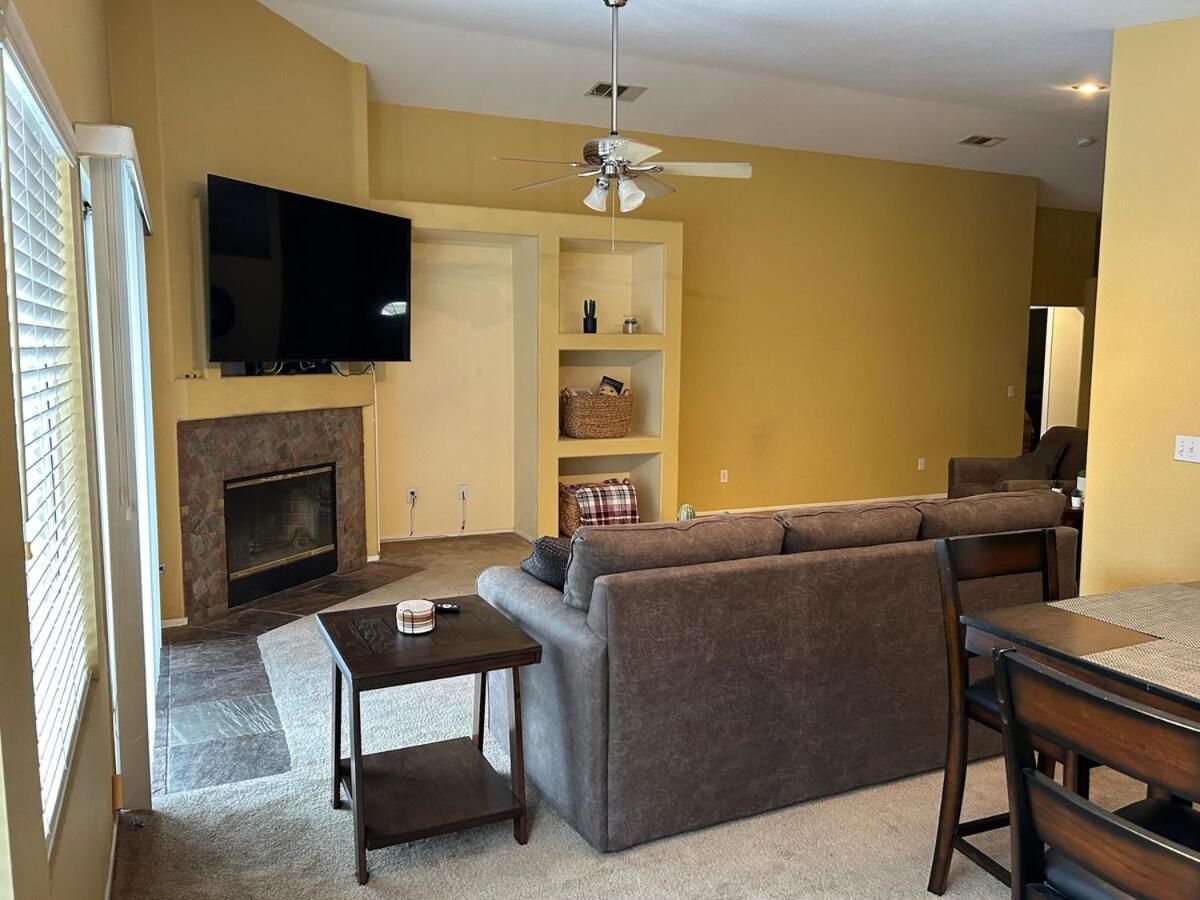 Walking Distance To Stagecoach Villa Indio Exterior photo