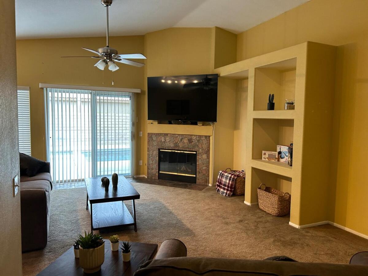 Walking Distance To Stagecoach Villa Indio Exterior photo